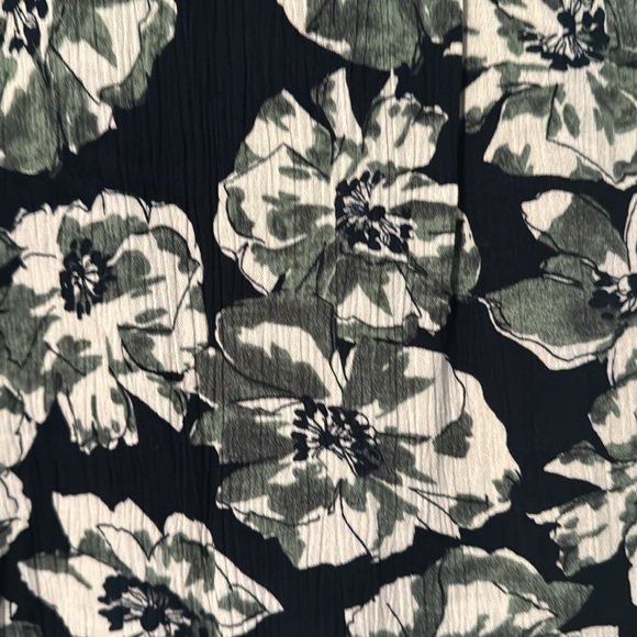 fun2fun 3/4 length sleeve top. - Picture 4 of 5